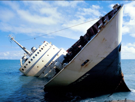 Брод тоне во Јадранско море