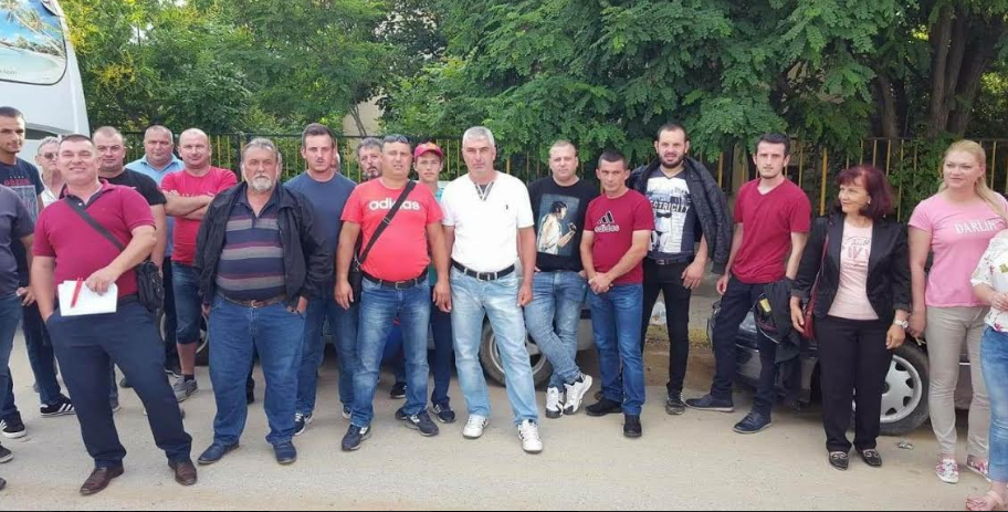 Жителите на Чашка тргнаа на антивладиниот протест пред Влада (ФОТО)