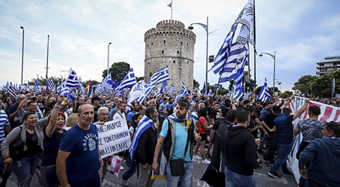 Грците на нозе поради договорот со Македонија, за денес закажани протести и контрапротести