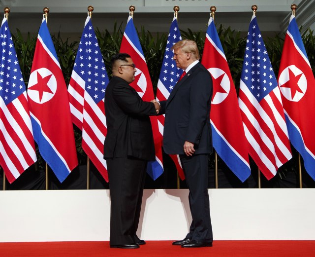 Почнува дводневниот самит на Трамп и Ким во Виетнам