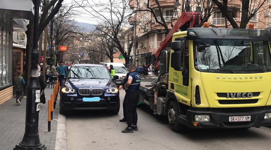 За непрописно паркирање казни за 244 возила во Скопје