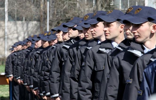 МВР го реши статусот на 594 полицајци-приправници и 565 кандидати за полицаец