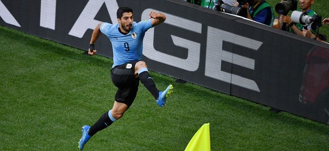 Уругвај ја совлада Саудиска Арабија и обезбеди пласман во осминафинале