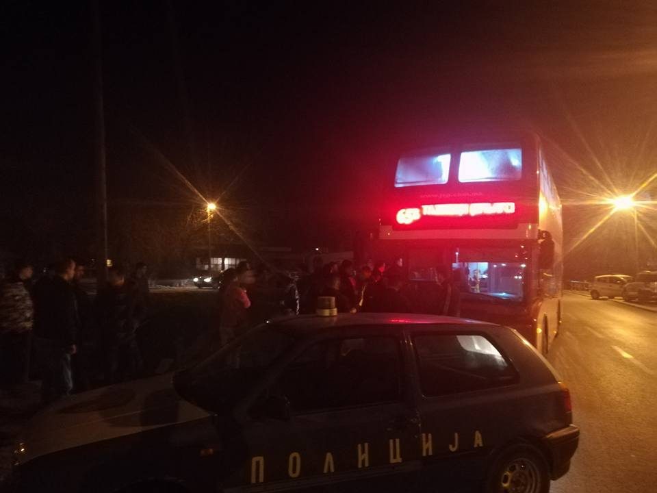 Повторно инцидент во автобус на ЈСП: Тројца малолетници претепани од повеќе лица во „65ка“