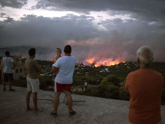 За погодените од пожарите во Грција потребна е финансиска помош, собрана е потребната количина на храна и лекови