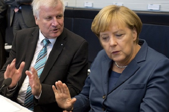 Средба Меркел – Зехофер за спас на германската Влада