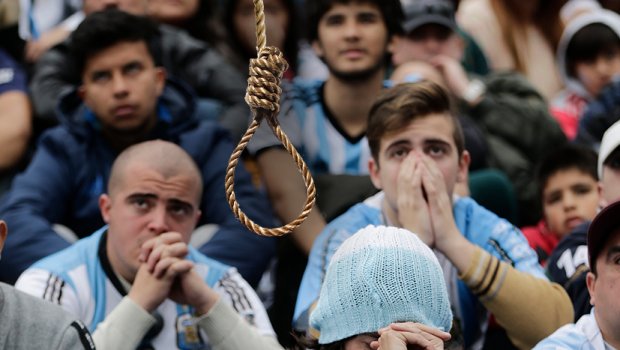Уште едно самоубиство на СП- се обесил по поразот на Аргентина