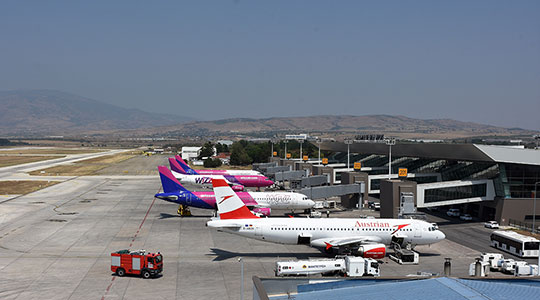 Транспорт ја поништи постапката за финансиска помош за авиопревозници