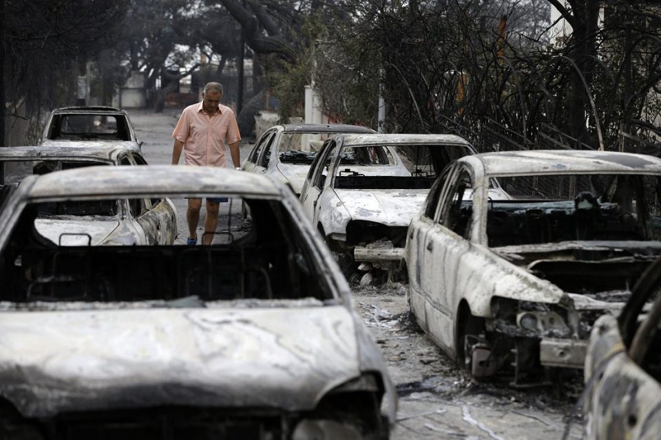 Расте бројот на жртви од пожарите во Грција: До сега починаа 89 лица, има и неидентификувани тела кои никој не ги побарал