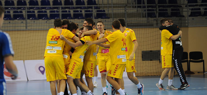 ЕХФ ШАМПИОНАТ У18: Македонија со пет победи од пет меча ја заврши групната фаза