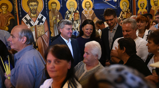 Иванов со семејството на црковно-народниот собир во охридското село Скребатно