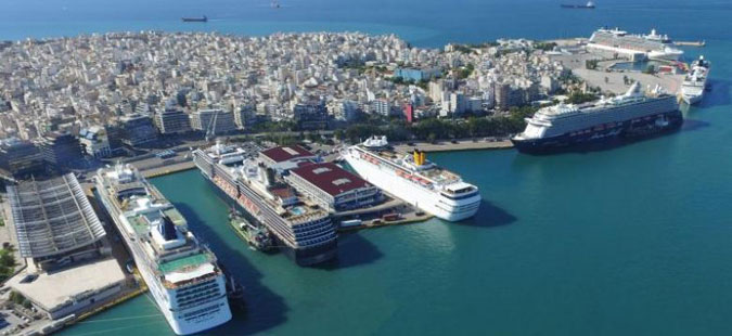 Поради 24-часовен штрајк закотвени бродовите во Грција