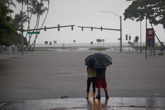 Тропската бура Оливија ги погоди Хаваите