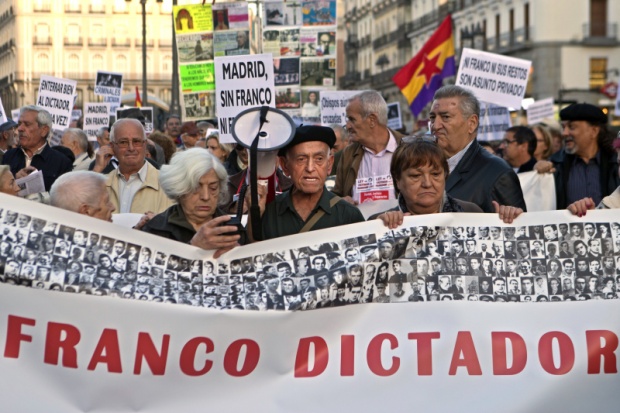 Протести во Мадрид против префрлање на останките на диктаторот Франко во катедралата Алмудена