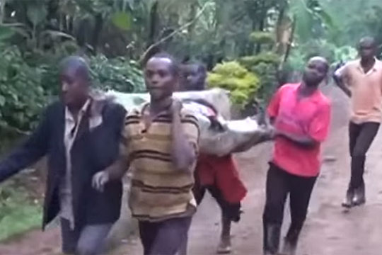 Уганда: Во лизгање на земјиштето загинаа најмалку 30 лица