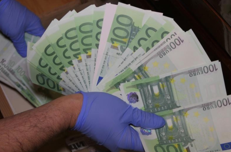 Во Бугарија запленети 13 милиони во евра и долари лажни банкноти