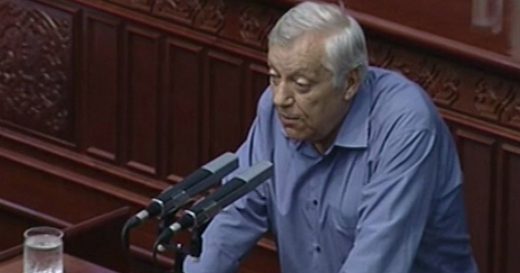 Остана доследен: Пратеникот Ферид Мухиќ не гласаше за дневниот ред!