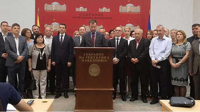 Пратениците на ВМРО-ДПМНЕ и коалицијата: Нема потреба од дебата, договорот беше отфрлен на референдум, ние ќе гласаме ПРОТИВ