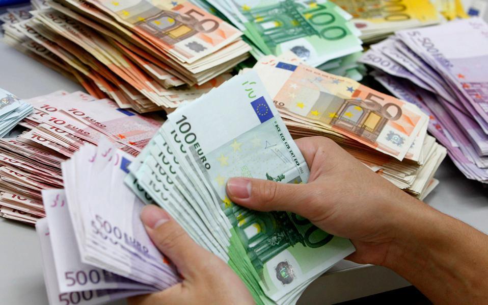 Владата денеска ги задолжи државата и граѓаните за нови 57 милиони евра