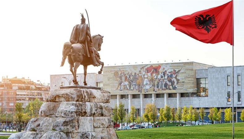 Ланцет: Населението во Албанија би можело да се преполови до 2.100 година