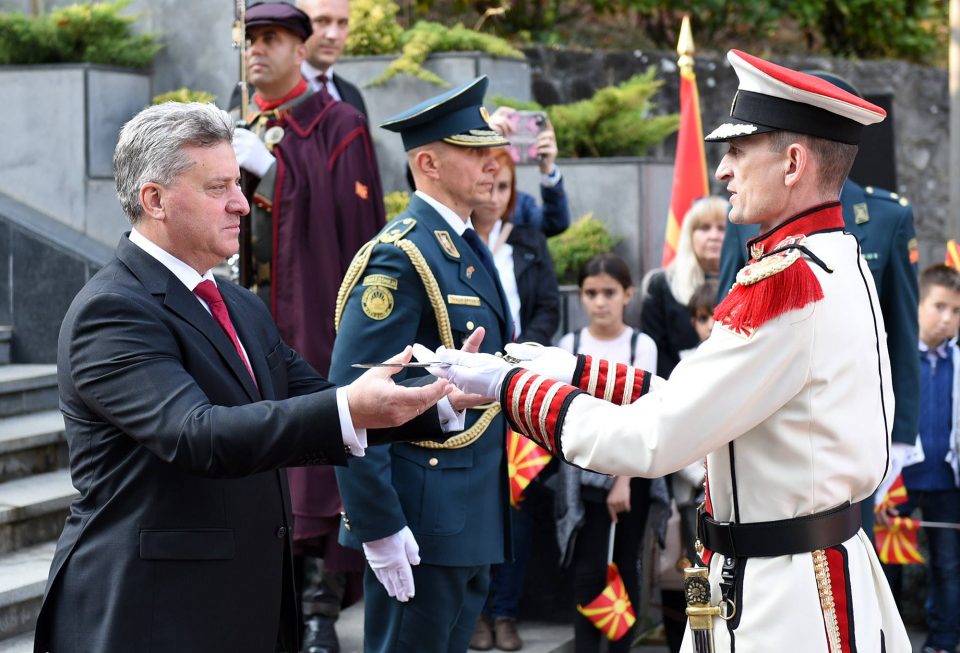 Промовирана првата македонска офицерска сабја за почести во Кабинетот на Иванов