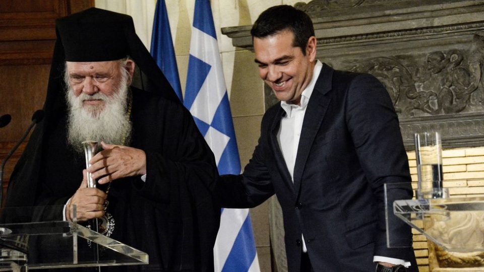 Договор меѓу државата и Црквата во Грција, 10.000 свештеници нема да бидат државни службеници