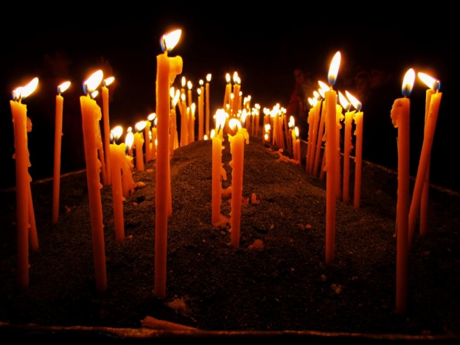 Денеска е Митровденска задушница – спомен за починатите
