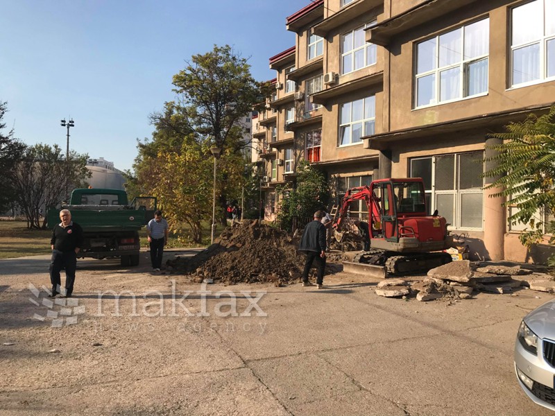 Поради загадена вода, итно е затворено училиштето „Димитар Миладинов“ во Центар