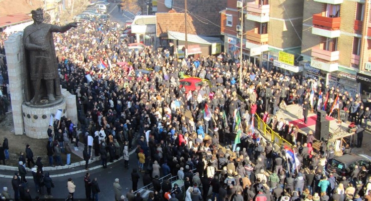 Протест на косовските Срби, километарска колона на излезот од северна Митровица