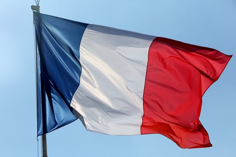 Франција подготвува список на имот на руски олигарси кој ќе подлежи на санкции