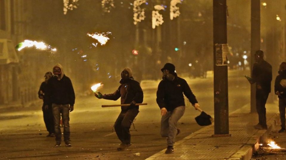 Инциденти по маршот во Атина, уапсени 19 луѓе