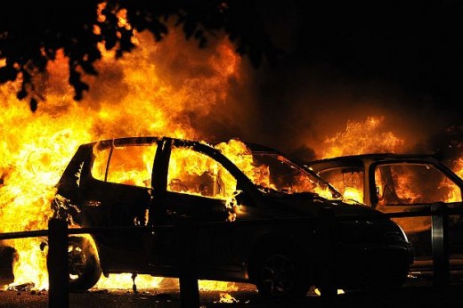 Опожарени две возила во Прилеп