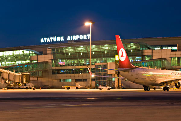 Турчин 27 години живее на истанбулскиот аеродром „Ататурк“