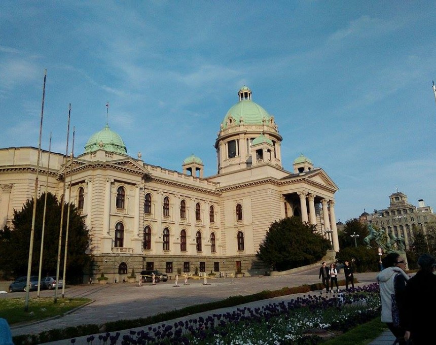 Власта во дилема за можни предвремени избори во Србија, опозицијата најавува бојкот