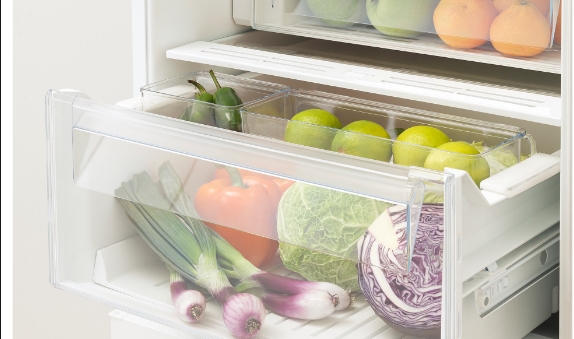 Овие намирници сите ги чувате во фрижидер, а тоа е голема грешка: Кромидот извадете го веднаш