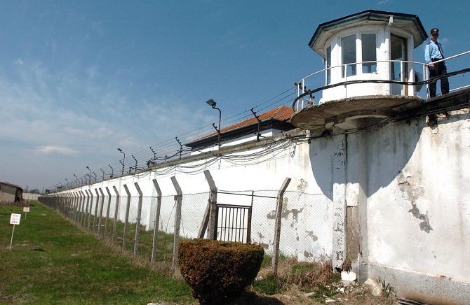 Крвава тепачка во затворот Идризово: Го нападнал со остар предмет – затвореник завршил на клиниките „Мајка Тереза“