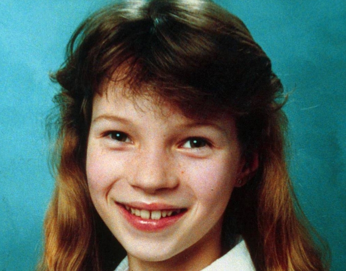 Десет познати кога биле деца: Никој не би ја познал девојката на фотографијава (ФОТО)