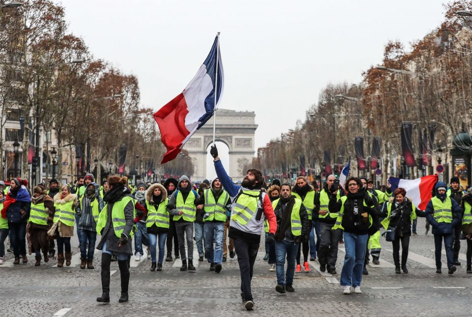 Француската Влада сака да му стави крај на урбаното насилство