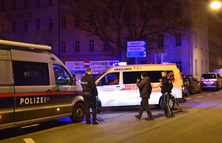 Десетина монаси повредени при грабеж во црква во Виена