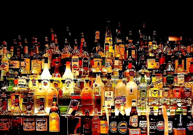 Tурција: Забрана за продажба на алкохол во продавници до 17 мај