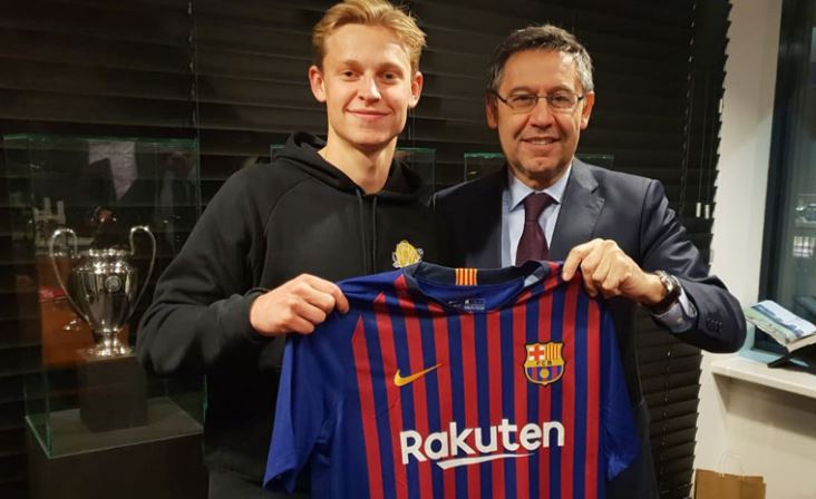 Официјално: Де Јонг потпиша со Барселона