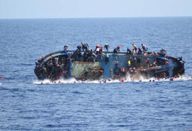 Грција: Потона брод со мигранти, 12 лица загинати