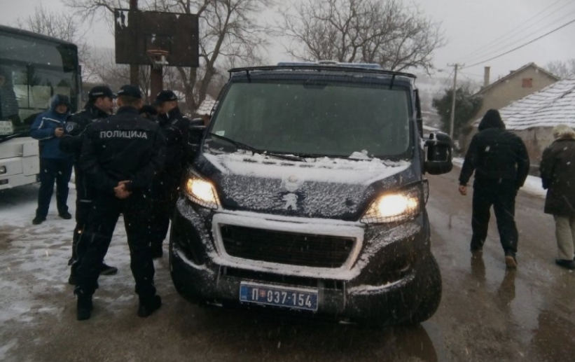 Населението евакуирано: Се преврте цистерна во близина на Ниш