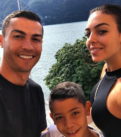 Го засени фудбалерот: Девојката на Роналдо се појави во чудно издание за кое доби повеќе од милион лајкови на Инстаграм (ФОТО)