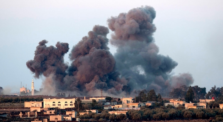 Најмалку 14 луѓе загинаа при израелскиот напад врз источниот дел на Сирија