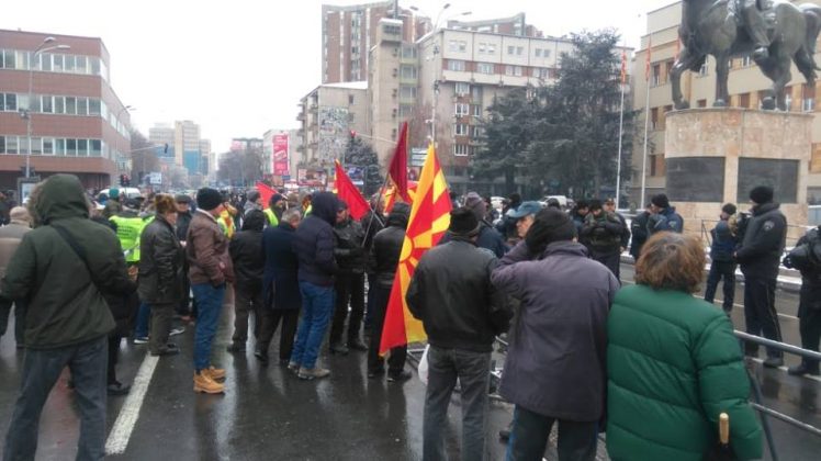 „Македонија блокира“ бара нивни претставници да присуствуваат на пленарната седница за уставните измени