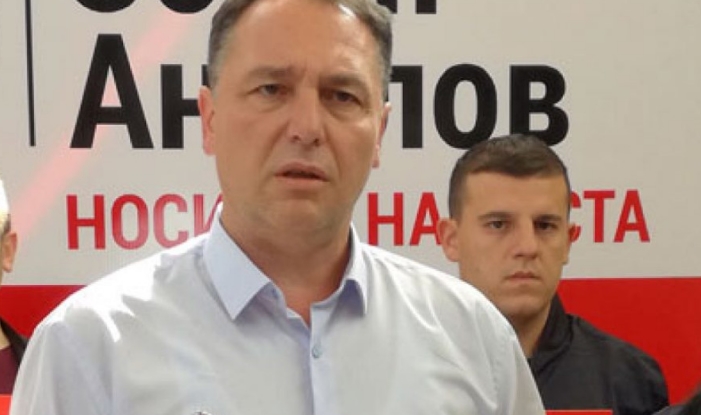 И претседателот на СДСМ Гостивар, Зоран Ангелов се вработи во ЕЛЕМ