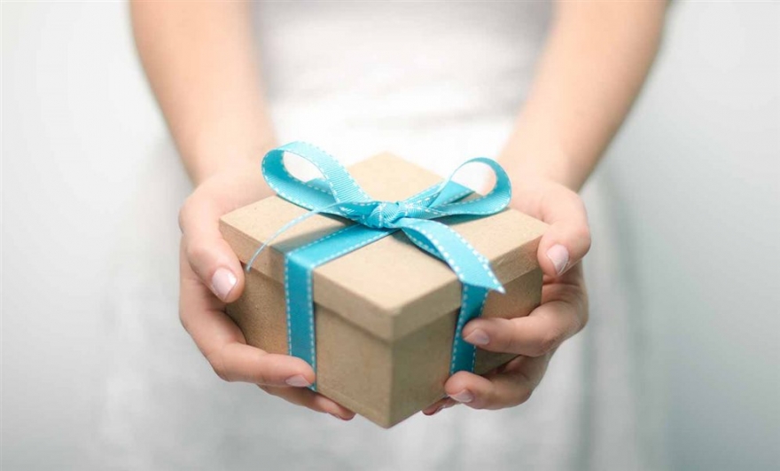 Подароци со лоша енергија: 6-те работи кои не треба да ги подарувате во ниту еден случај