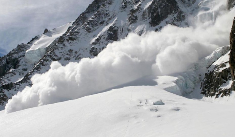 Страв од хорор на Алпите: Скијачи затрупани во лавина