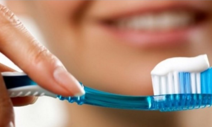 Овие 6 навики можат значително да ги оштетат вашите заби: Проверете дали и вие ги праивте